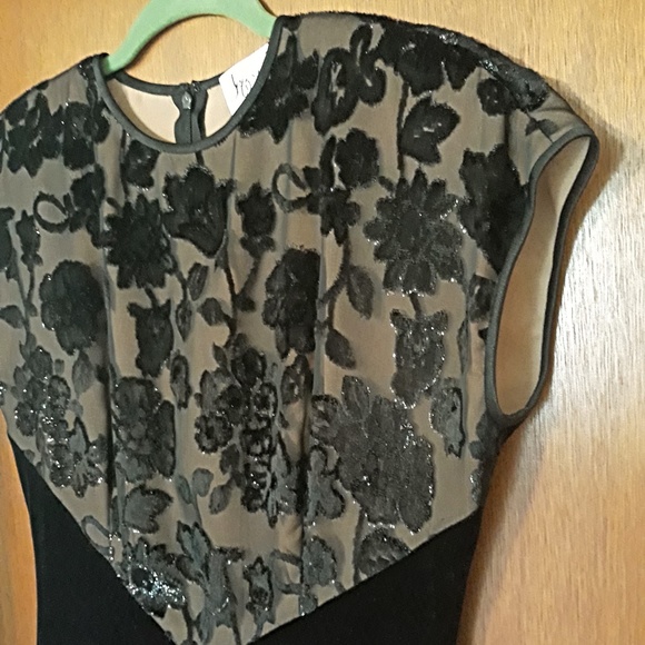 Vintage Jeffrey & Dara Black Velvet Gown with Floral Mesh Top Sz 8 - Picture 5 of 7